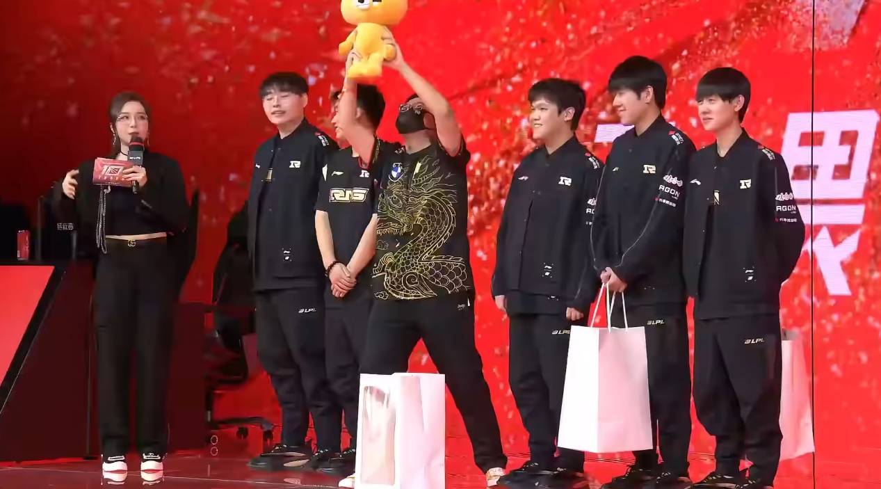 Kaiyun体育App下载,-暗淡了刀光剑影远去了鼓角争鸣中