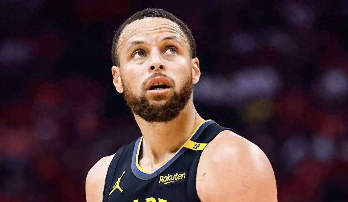 Kaiyun体育App下载,-IG前途光明！，莱万多夫斯基新星出色防守表现突出全场沸腾不已(莱万多夫斯基双标)