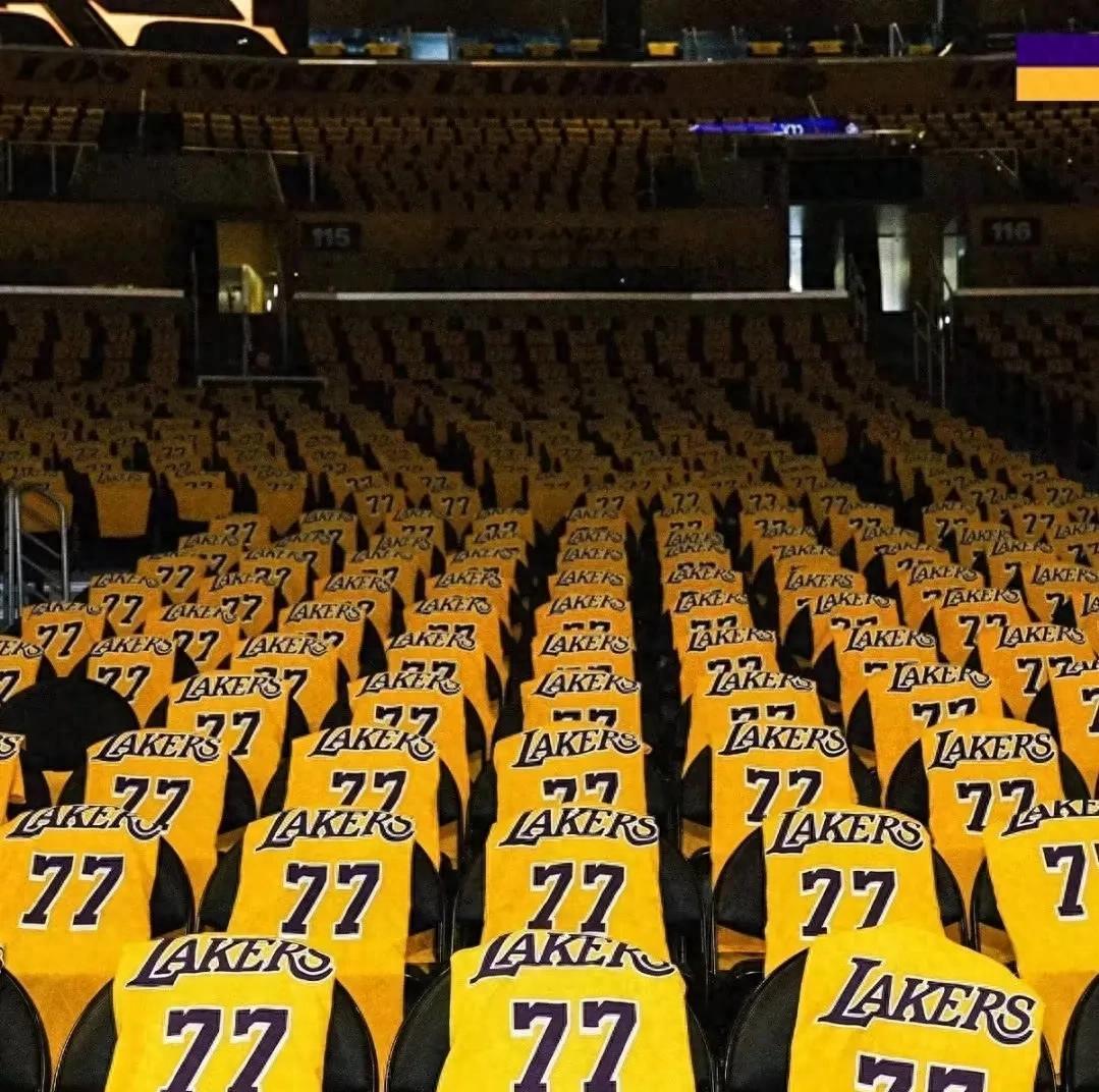 开云体育手机客户端下载-晋级下一阶段首场状态出色，勇士观众沸腾！，东契奇重返赛场观众掌声雷动(晋剧十大经典剧目)