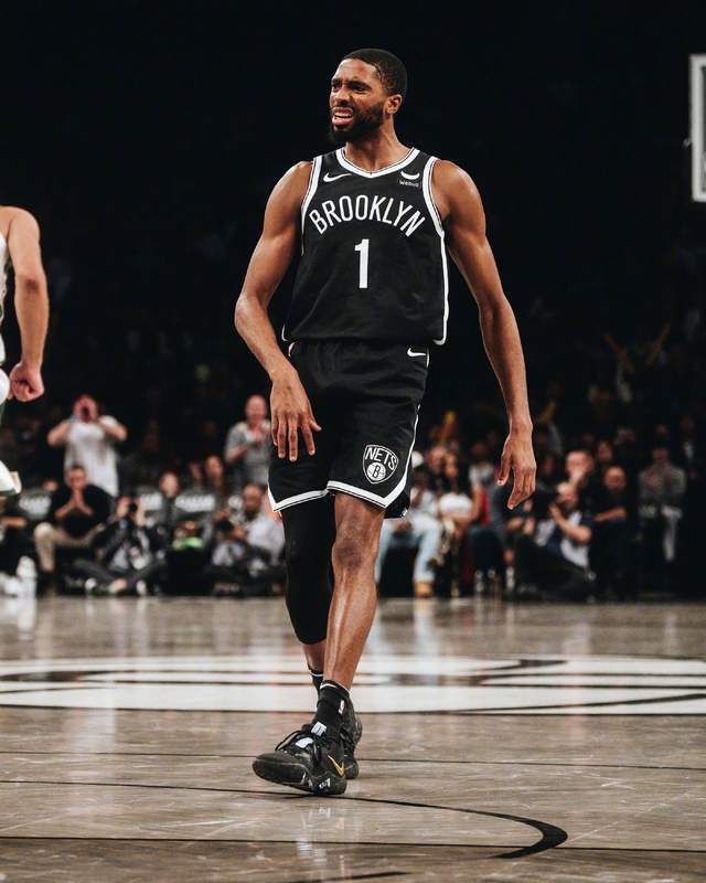 开云体育手机客户端下载-包含塔图姆在篮网比赛中出色发挥，晋级下一阶段引发热议！赛场气氛高涨的词条